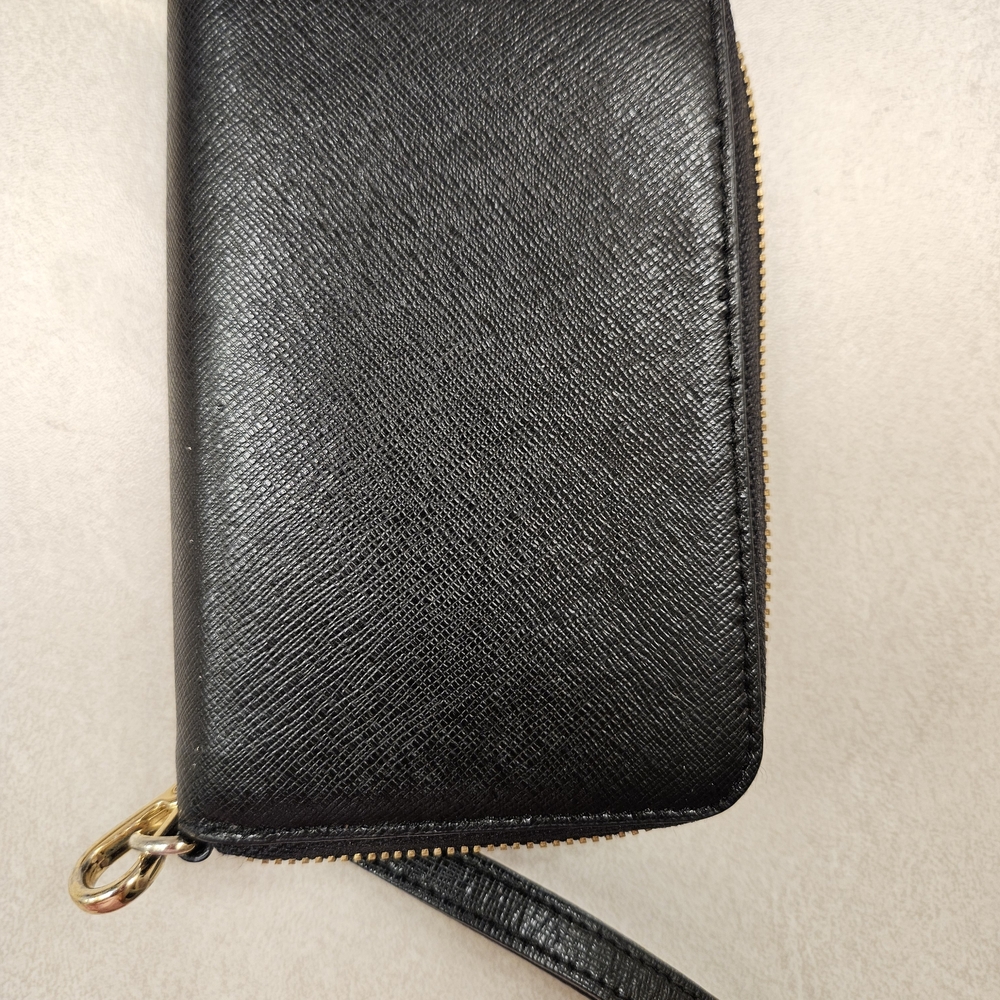 Michael Kors Black and Gold Key Holder - Picture 2 of 5